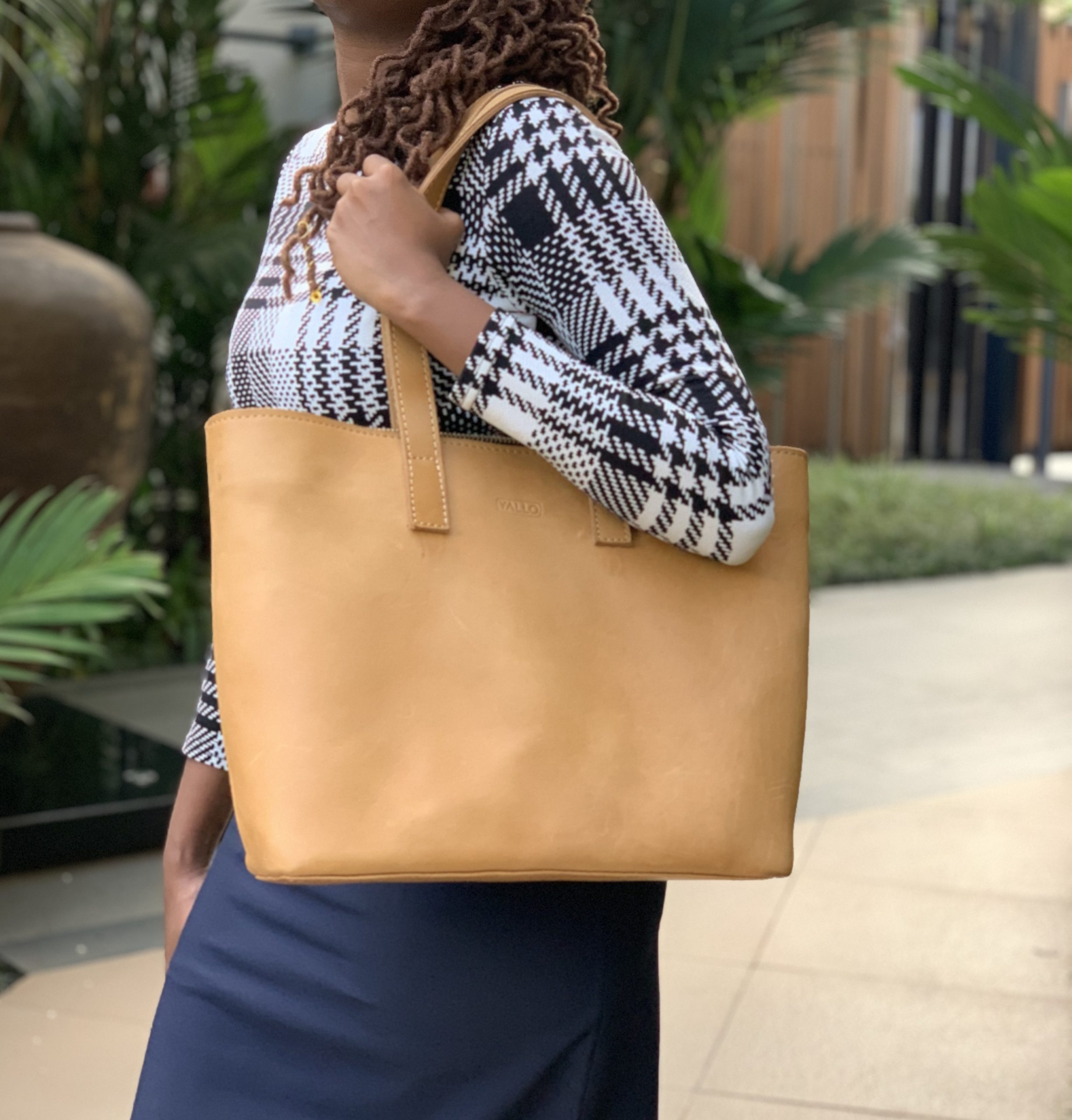 Shella Mini Tote adjustable strap - Image 2