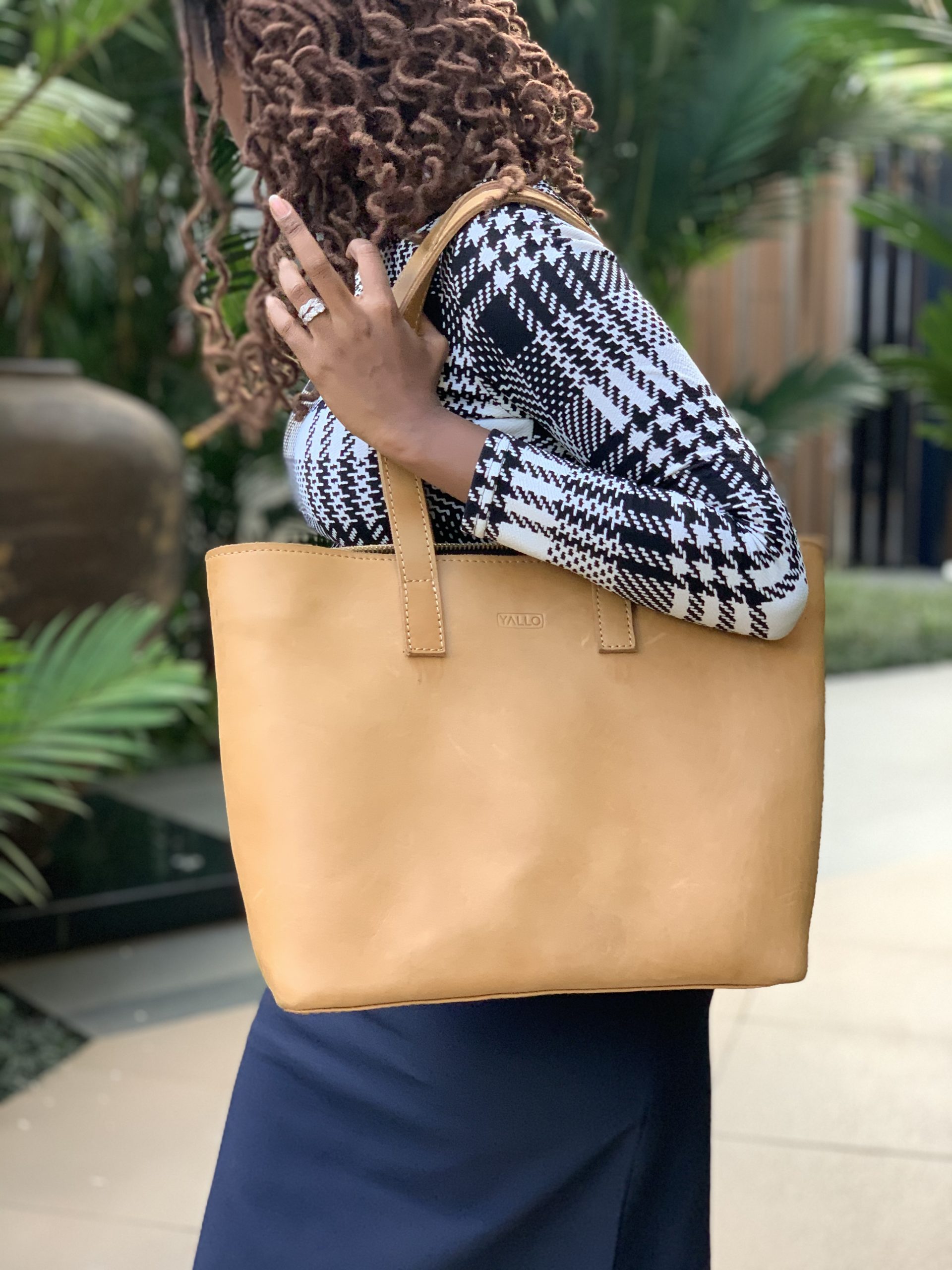 Shella Mini Tote adjustable strap - Image 3