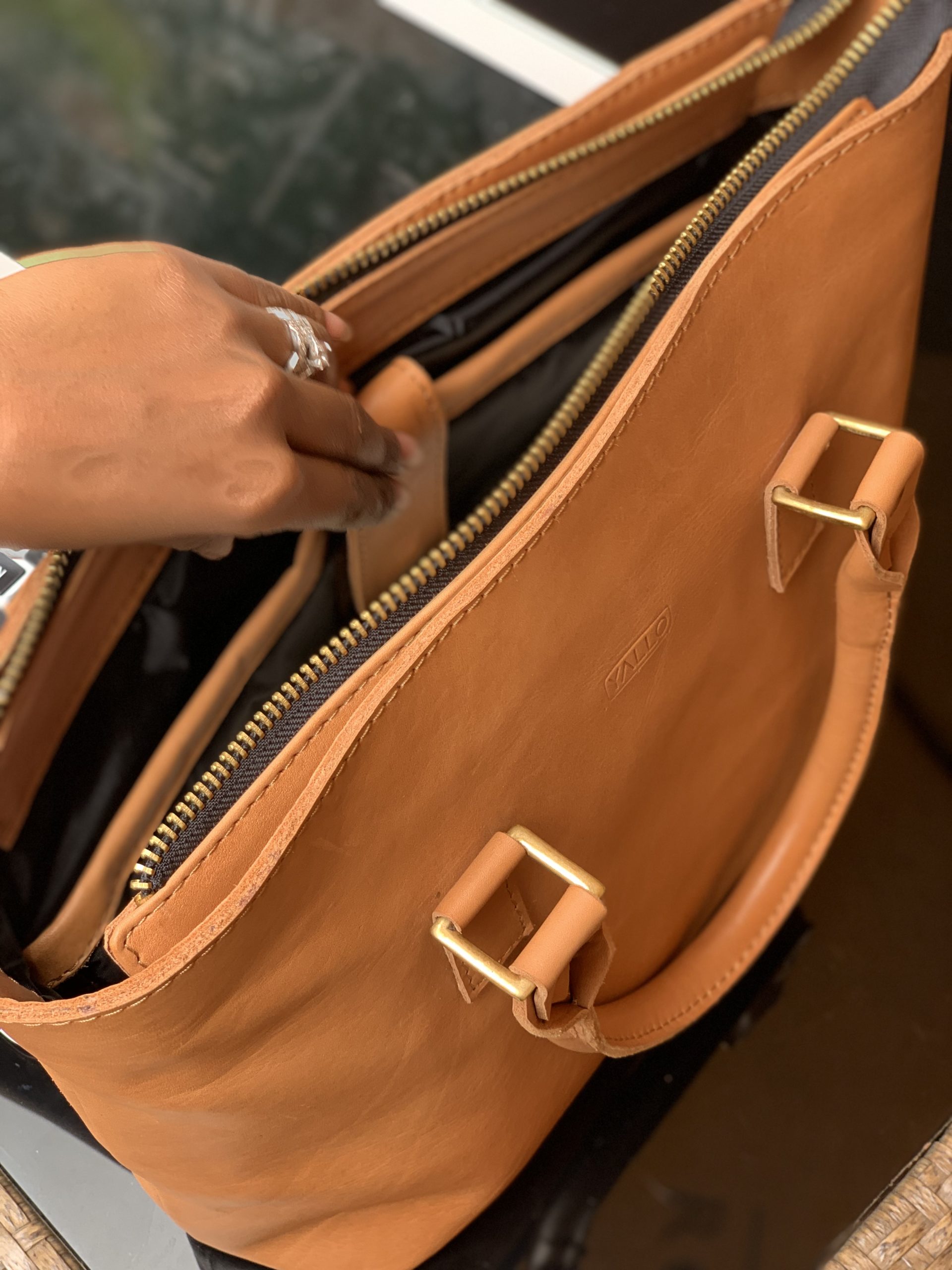 Sosian Laptop Bag - Image 15