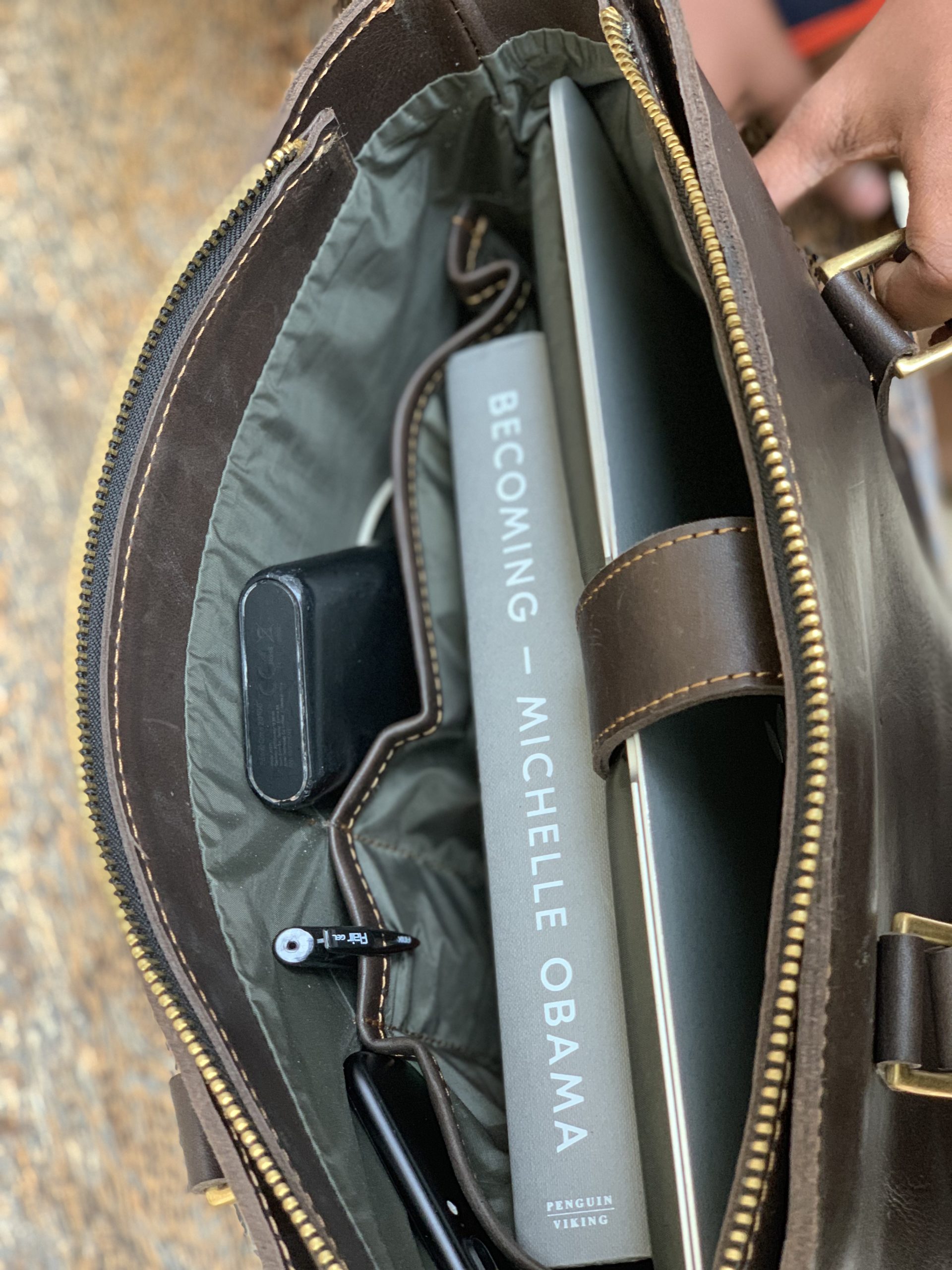 Sosian Laptop Bag - Image 19